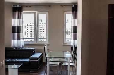 Senator Warsaw Apartments