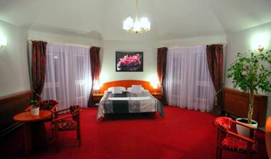 Hotel Złote Dęby