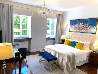 Luxury Suites & Apartments MONDRIAN Old Town