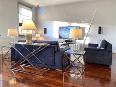 Luxury Apartments MONDRIAN Market Square III