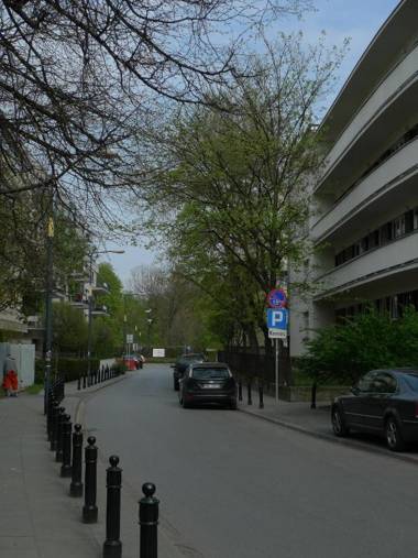 Lovely Funky Flat near Royal Park