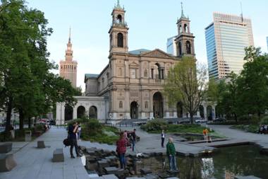 Center - Atelier Residence