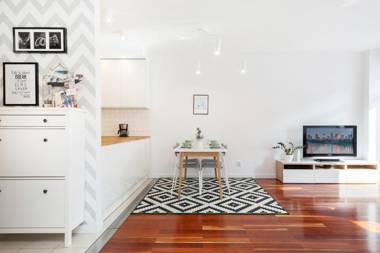 Apartments Warsaw Żelazna by Renters