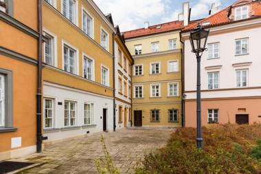 Warsaw New Town Apartments by Renters