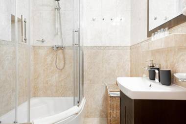 Warsaw New Town Apartments by Renters