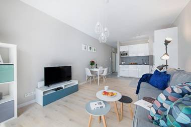 Airport Okecie Cybernetyki Apartments