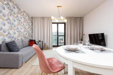 Metro Płocka Exquisite Apartment by Renters