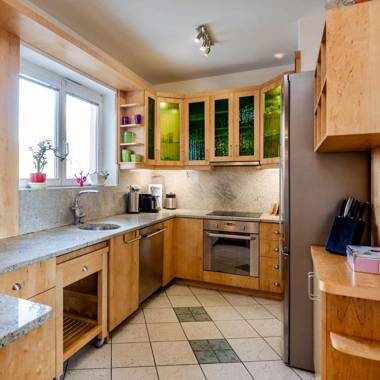 Silent Apartment Center