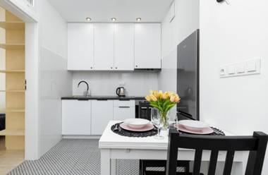 Metro Bielany Apartments by Renters