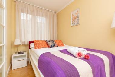 Miodowa Apartment Krasiński Garden Warsaw by Renters