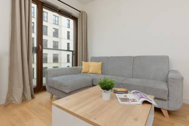 Warsaw Apartment Sierakowskiego by Renters