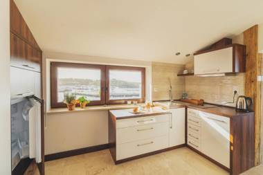 COLUMBUS Ustka - Limanowskiego 1