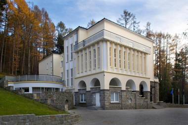 Modrzewie Park Hotel & SPA