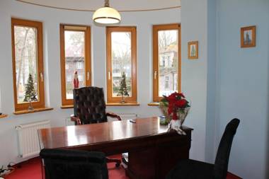 Willa 4 Pory Roku & Uznam