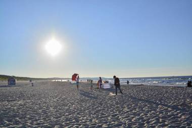 Apartamenty na Wyspie - Villa Mistral - Apartamenty z sypialnią i parkingiem