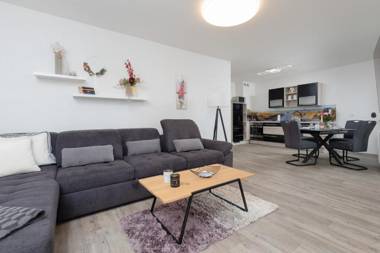 Świna and Port View Apartment by Renters