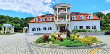 Dwór Maria Antonina