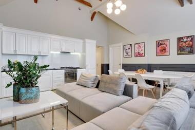 Lion Apartments - Scandi Love