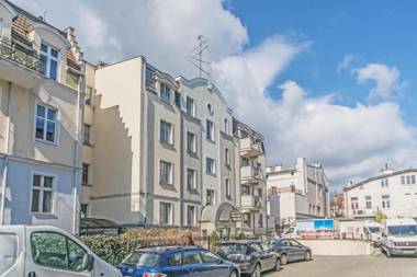 House Managers - Złota Gracja