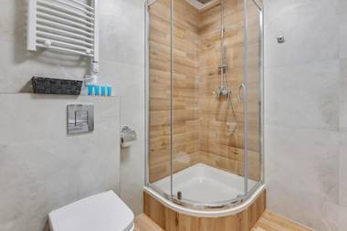 Blue Mandarin Apartments II