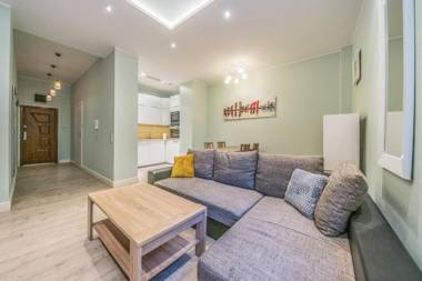 House Managers - Monte 49