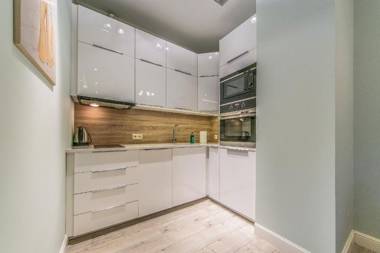 House Managers - Monte 49