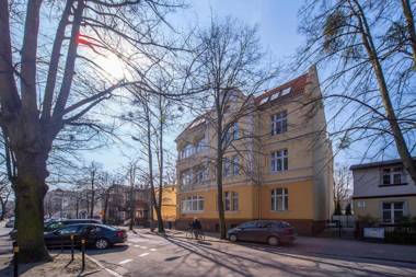 Blue Mandarin Apartments III Haffnera