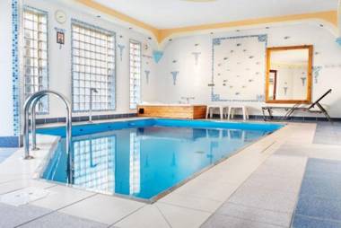 BLUE MARE Całoroczny Stylowy Dworek z Basenem przy Plaży Rewal