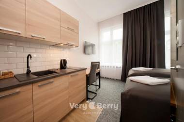 Very Berry - Glogowska 39-5 - Apartamenty Targowe self check in 24h