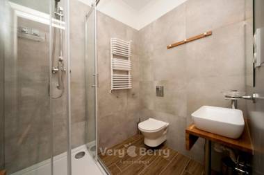 Very Berry - Glogowska 39-5 - Apartamenty Targowe self check in 24h