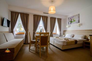 Villa Astra - Apartments & Restaurant