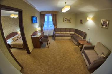 Dworek Nad Stawem & Łaźnia Piwna