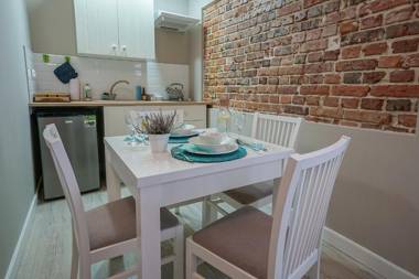 Happy Day Apartments