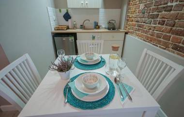 Happy Day Apartments