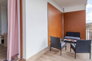 Rent like home - Pink Flamingo