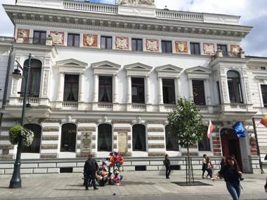 Apartament I LOVE PIOTRKOWSKA z wielkim lustrem balkonem i klimatyzacją