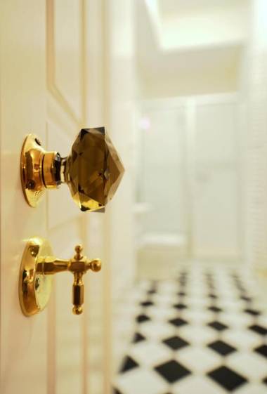 Crystal Suites Old Town