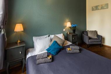 Angel House Aparthotel