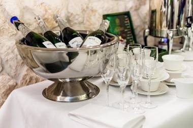 Queen Boutique Hotel