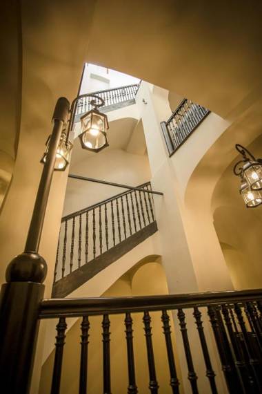 Scharffenberg Apartments Main Square