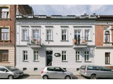 Well Well Aparthotel