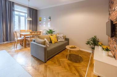 Fragola Between Old Town and Jewish Quarter