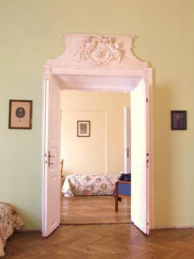 Main Market Square Apartments