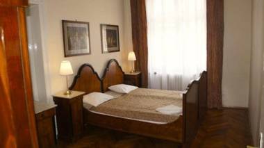 Main Market Square Apartments