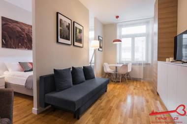 Luxury Apartments Nearto Main Square