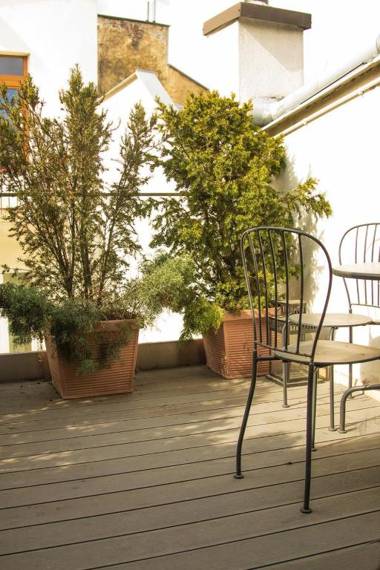 Main Square Studio with TERRACE & Air condition