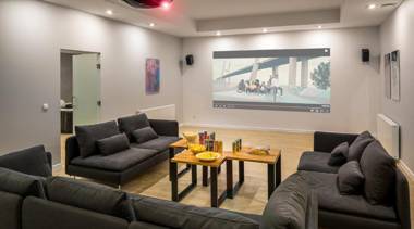 Jacuzzi Party & Event Space up to 40