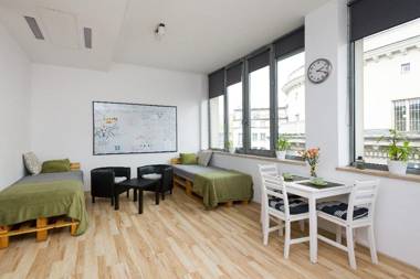 Sunny Comfy Apartment  Old Town