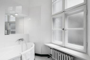 Spacious apartament with the view to Small Market