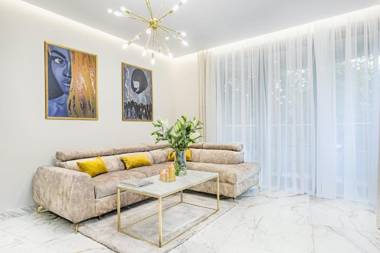 Golden Queen Apartments Old Town